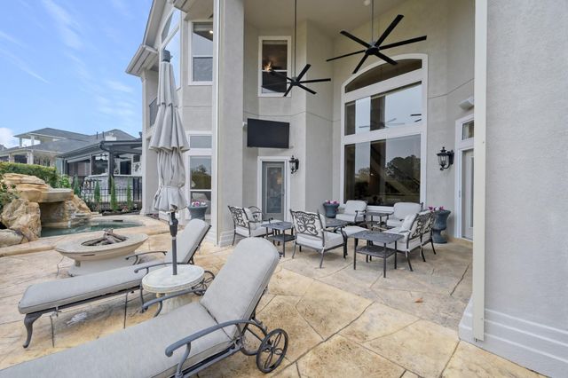 81 Fairfield Drive, Montgomery, TX 77356