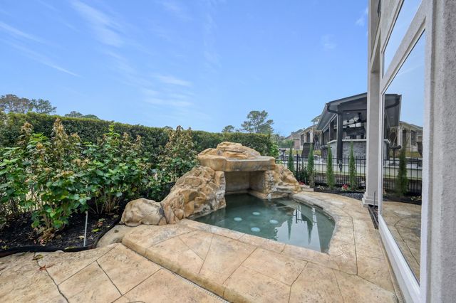 81 Fairfield Drive, Montgomery, TX 77356