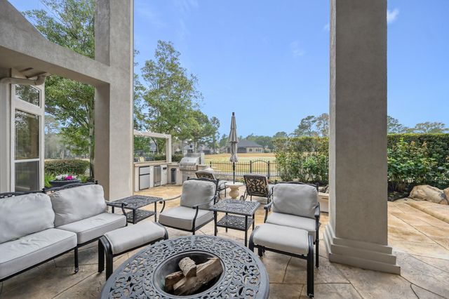 81 Fairfield Drive, Montgomery, TX 77356