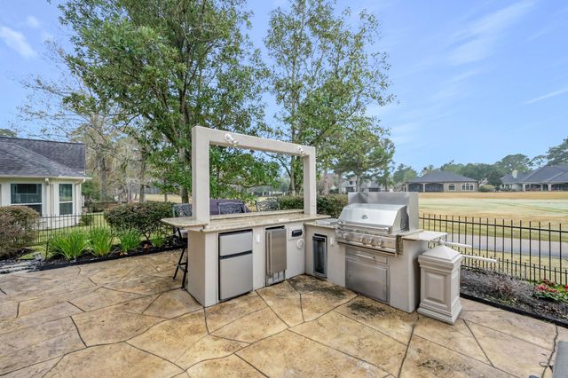 81 Fairfield Drive, Montgomery, TX 77356