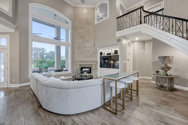 81 Fairfield Drive, Montgomery, TX 77356