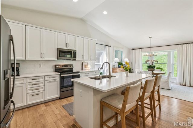 1647 Ridgefield Bluff Court, Eureka, MO 63025