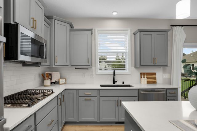 5952 Mayfair Road NE, Prior Lake, MN 55372