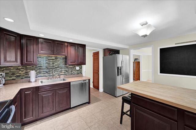 616 S OXFORD VALLEY RD, Fairless Hills, PA 19030