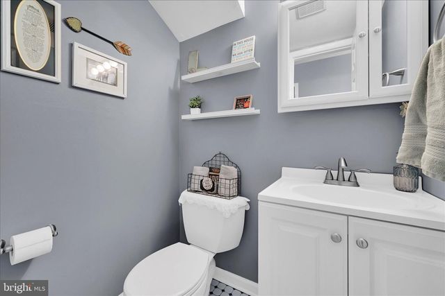 616 S OXFORD VALLEY RD, Fairless Hills, PA 19030
