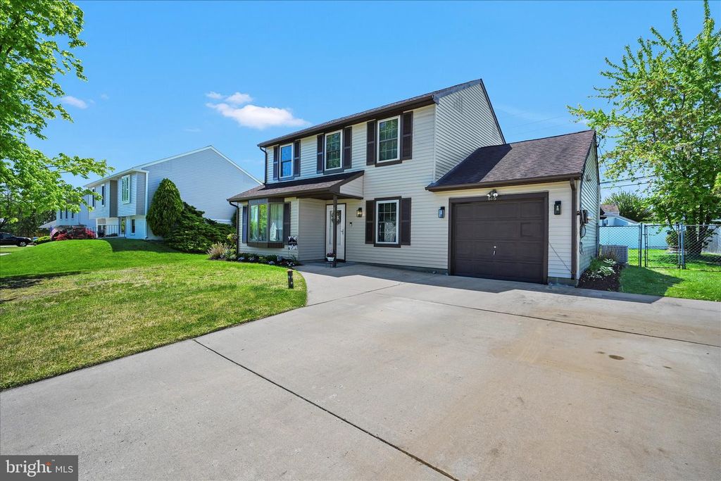 616 S OXFORD VALLEY RD, Fairless Hills, PA 19030
