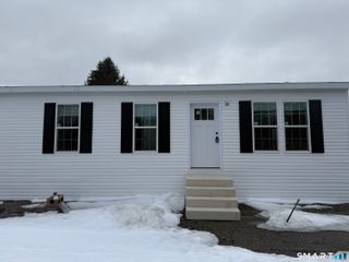 #4, 421 Norwich Westerly Road, North Stonington, CT 06359