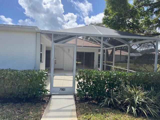 7901 Chapman Oak Court, Palm Beach Gardens, FL 33410