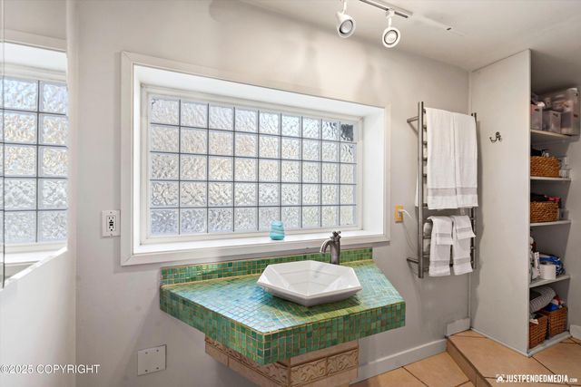 7801 E 130th Avenue, Anchorage, AK 99516