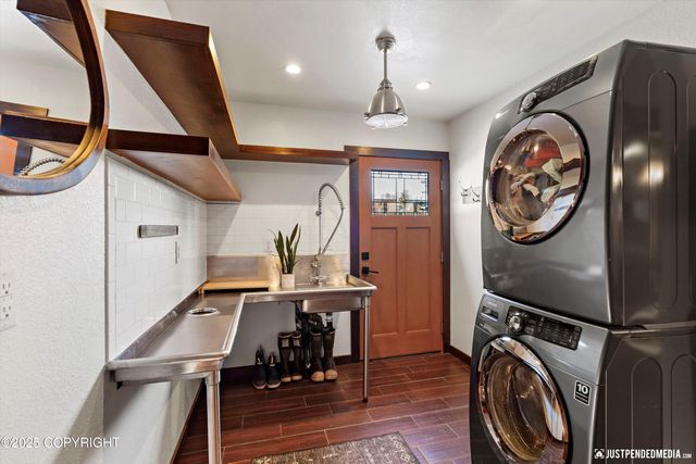 7801 E 130th Avenue, Anchorage, AK 99516