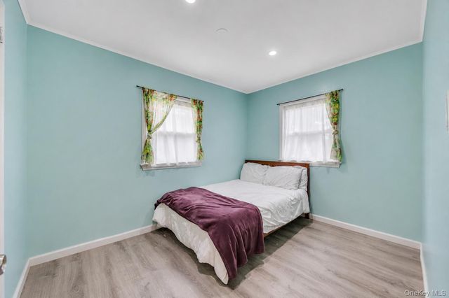 186 W 4th Street, Deer Park, NY 11729
