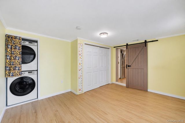 186 W 4th Street, Deer Park, NY 11729