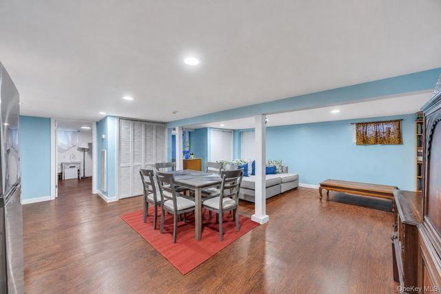 186 W 4th Street, Deer Park, NY 11729