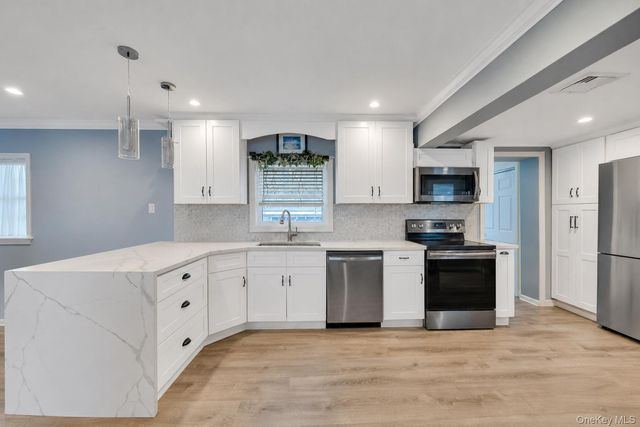 186 W 4th Street, Deer Park, NY 11729