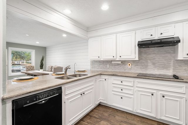 3203 Poe Drive, Montgomery, TX 77356