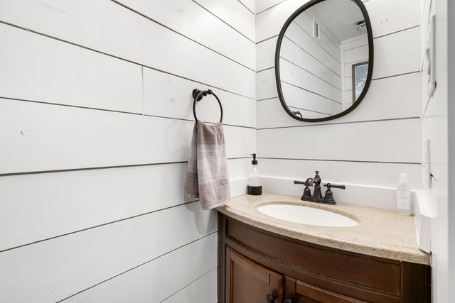 3203 Poe Drive, Montgomery, TX 77356