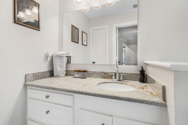 3203 Poe Drive, Montgomery, TX 77356