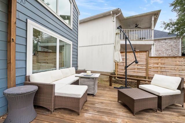 3203 Poe Drive, Montgomery, TX 77356