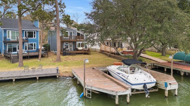 3203 Poe Drive, Montgomery, TX 77356