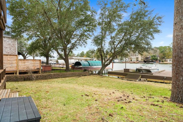 3203 Poe Drive, Montgomery, TX 77356