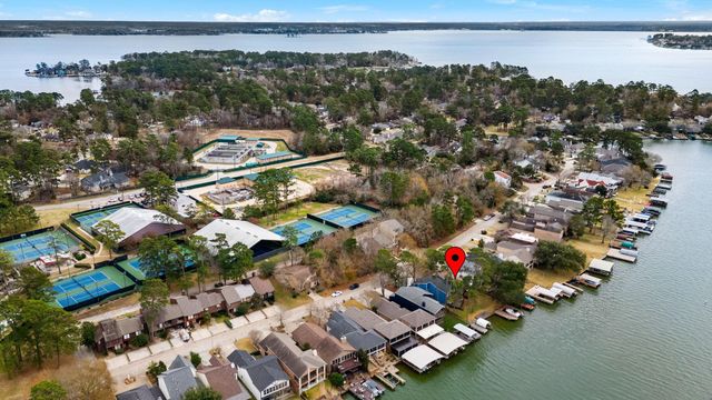 3203 Poe Drive, Montgomery, TX 77356