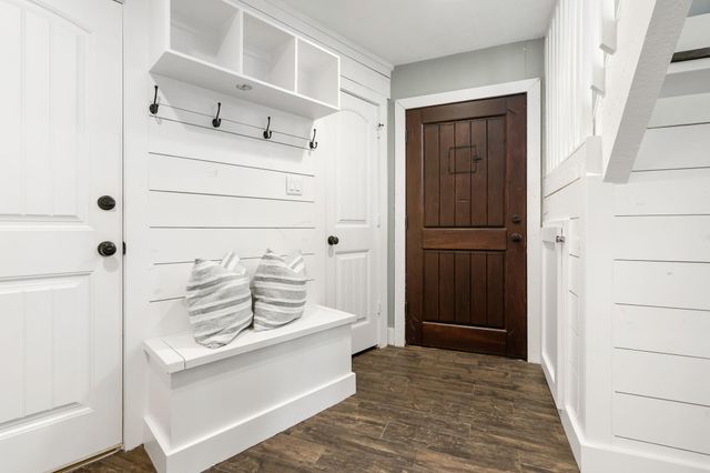 3203 Poe Drive, Montgomery, TX 77356