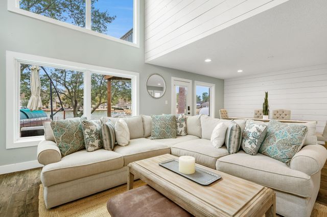 3203 Poe Drive, Montgomery, TX 77356