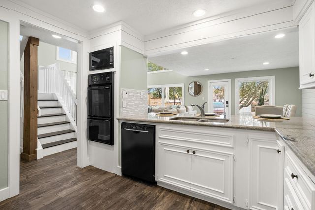 3203 Poe Drive, Montgomery, TX 77356