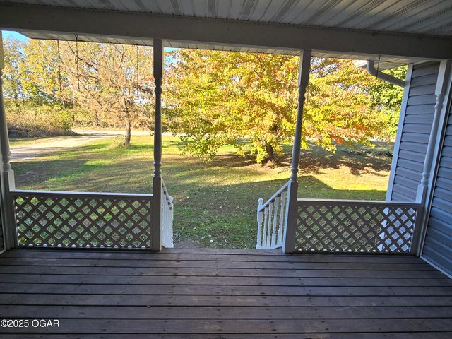 6060 Oak Road, Carthage, MO 64836