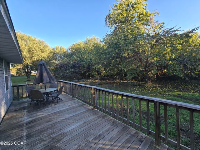 6060 Oak Road, Carthage, MO 64836