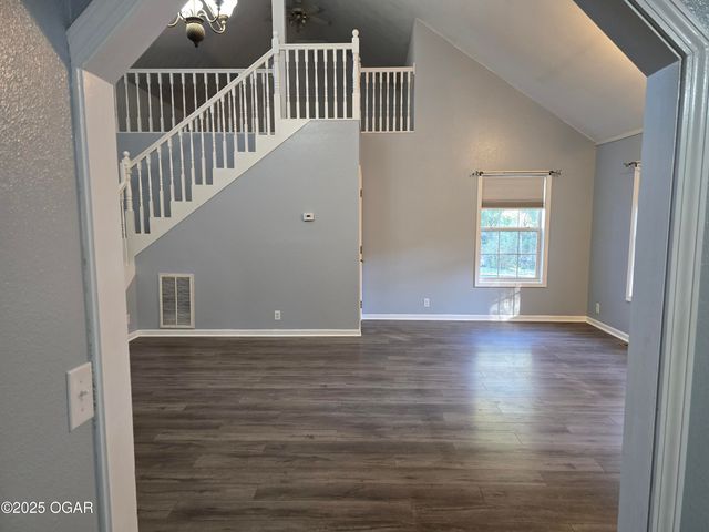 6060 Oak Road, Carthage, MO 64836