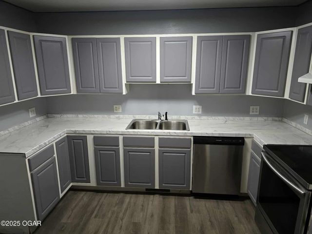 6060 Oak Road, Carthage, MO 64836