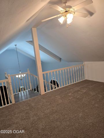 6060 Oak Road, Carthage, MO 64836