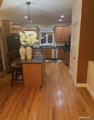85 Hampton Road, Waterbury, CT 06708