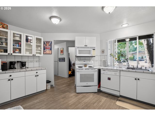 14125 Sw DAPHNE St, Beaverton, OR 97008