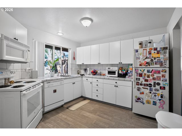 14125 Sw DAPHNE St, Beaverton, OR 97008