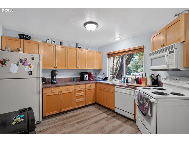 14125 Sw DAPHNE St, Beaverton, OR 97008