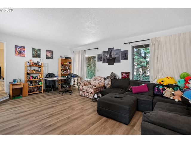 14125 Sw DAPHNE St, Beaverton, OR 97008
