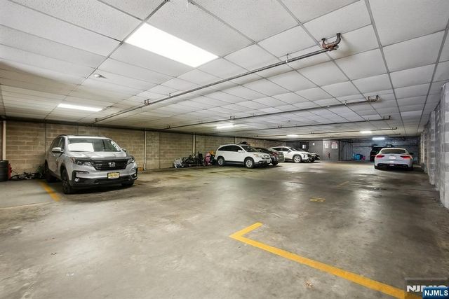 416 68th Street 11, Guttenberg, NJ 07093