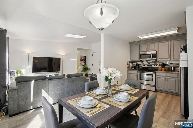 416 68th Street 11, Guttenberg, NJ 07093