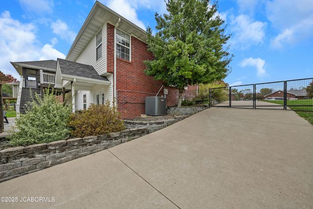 219 ROSE PARK DRIVE, Jefferson City, MO 65109