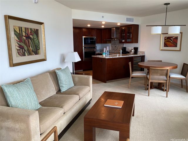 223 Saratoga Road 2122, Honolulu, HI 96815