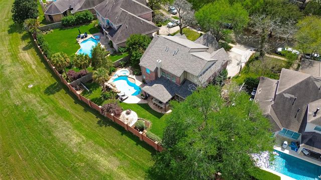 35 Hannahs Way Court, Sugar Land, TX 77479