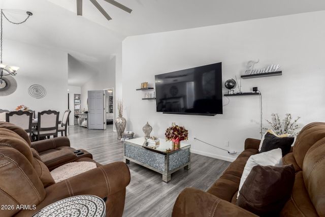 4807 W JULIE Drive, Glendale, AZ 85308