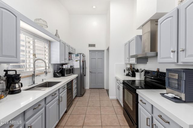 4807 W JULIE Drive, Glendale, AZ 85308