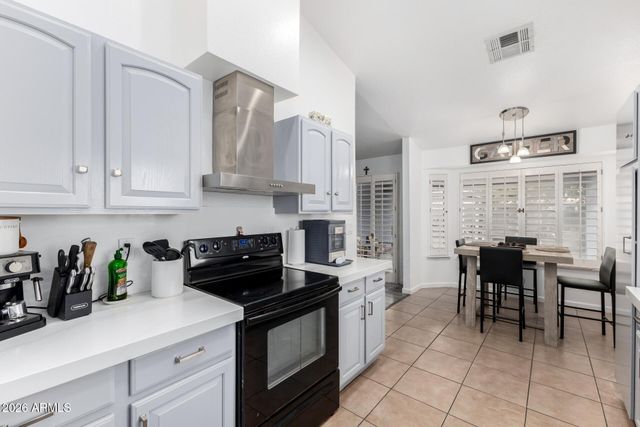 4807 W JULIE Drive, Glendale, AZ 85308