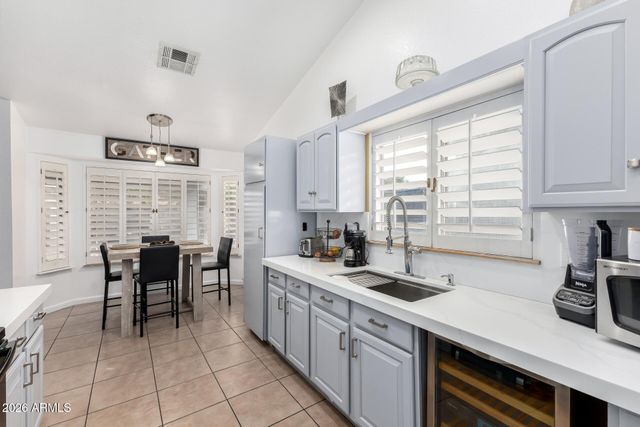 4807 W JULIE Drive, Glendale, AZ 85308