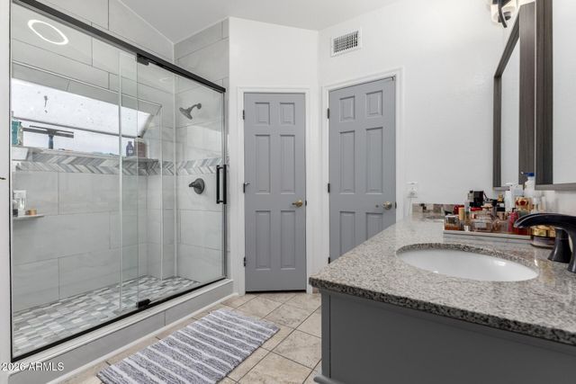 4807 W JULIE Drive, Glendale, AZ 85308