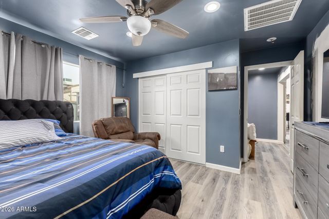 4807 W JULIE Drive, Glendale, AZ 85308