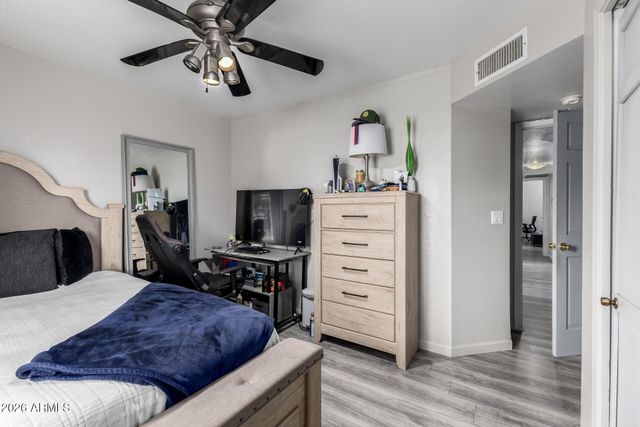 4807 W JULIE Drive, Glendale, AZ 85308